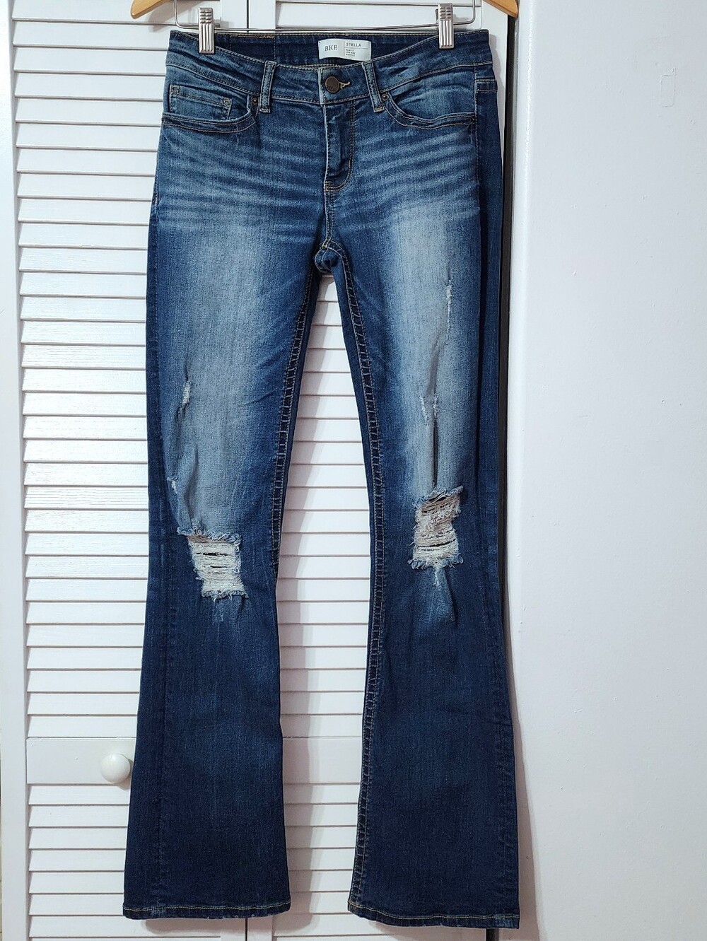 BKE Women’s Distressed Medium Blue Bootcut Jeans